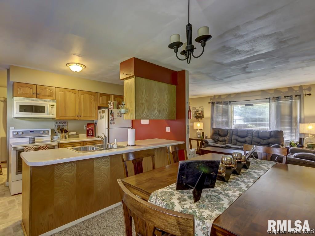 1531 Deerfield Road Chatham, IL 62629 - Photo 9 of 30 Gallery Image 9