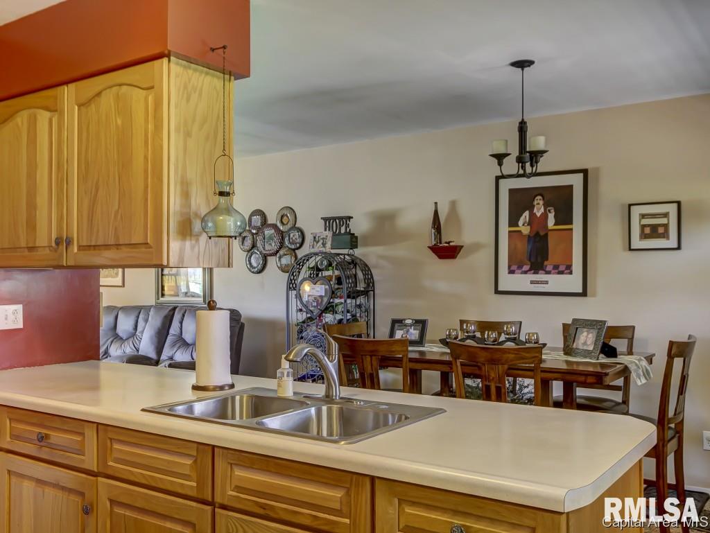 1531 Deerfield Road Chatham, IL 62629 - Photo 10 of 30 Gallery Image 10