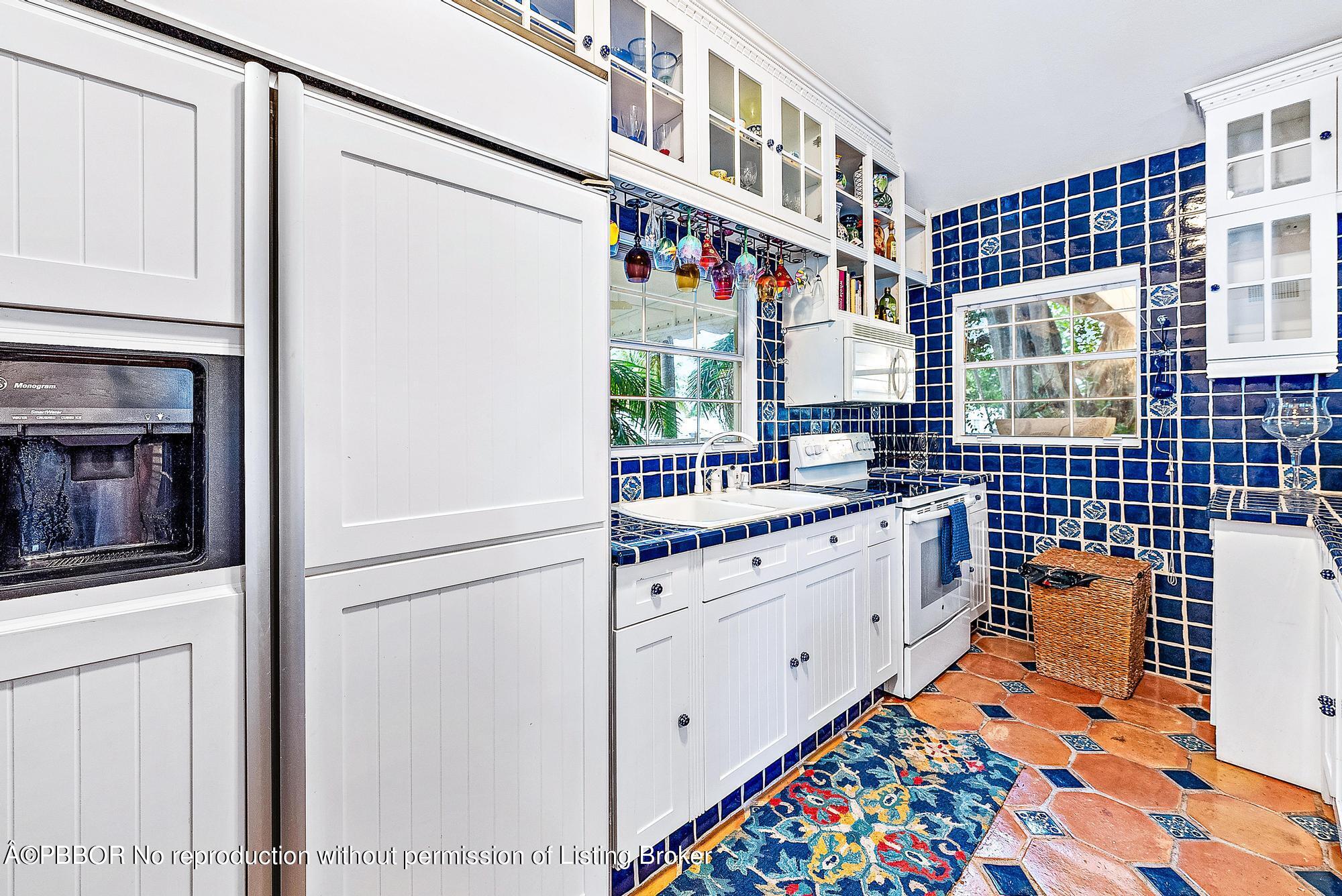 3609 Washington Road West Palm Beach, FL 33405 - Photo 13 of 33 a utility room with dryer and washer