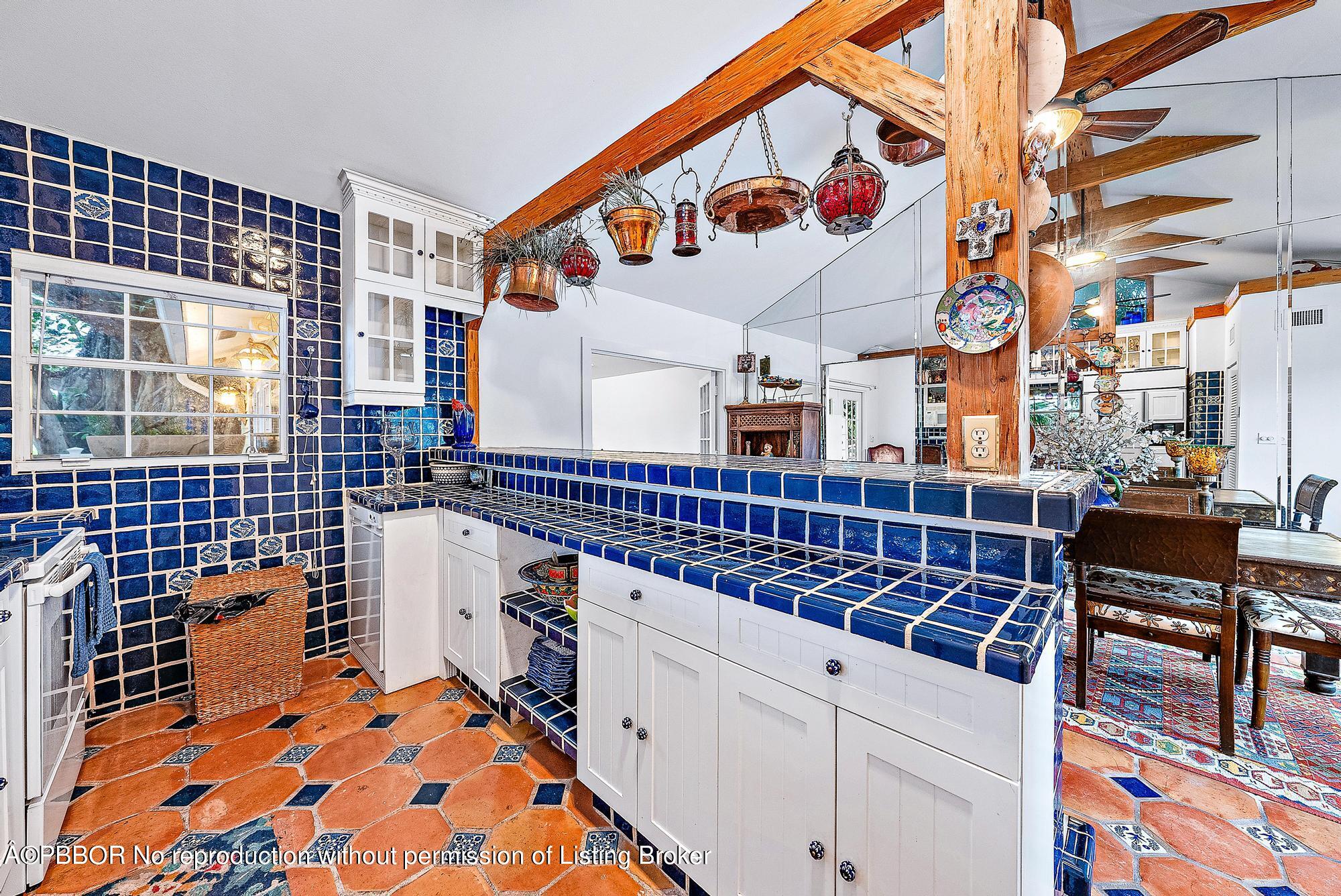 3609 Washington Road West Palm Beach, FL 33405 - Photo 14 of 33 a view of a balcony