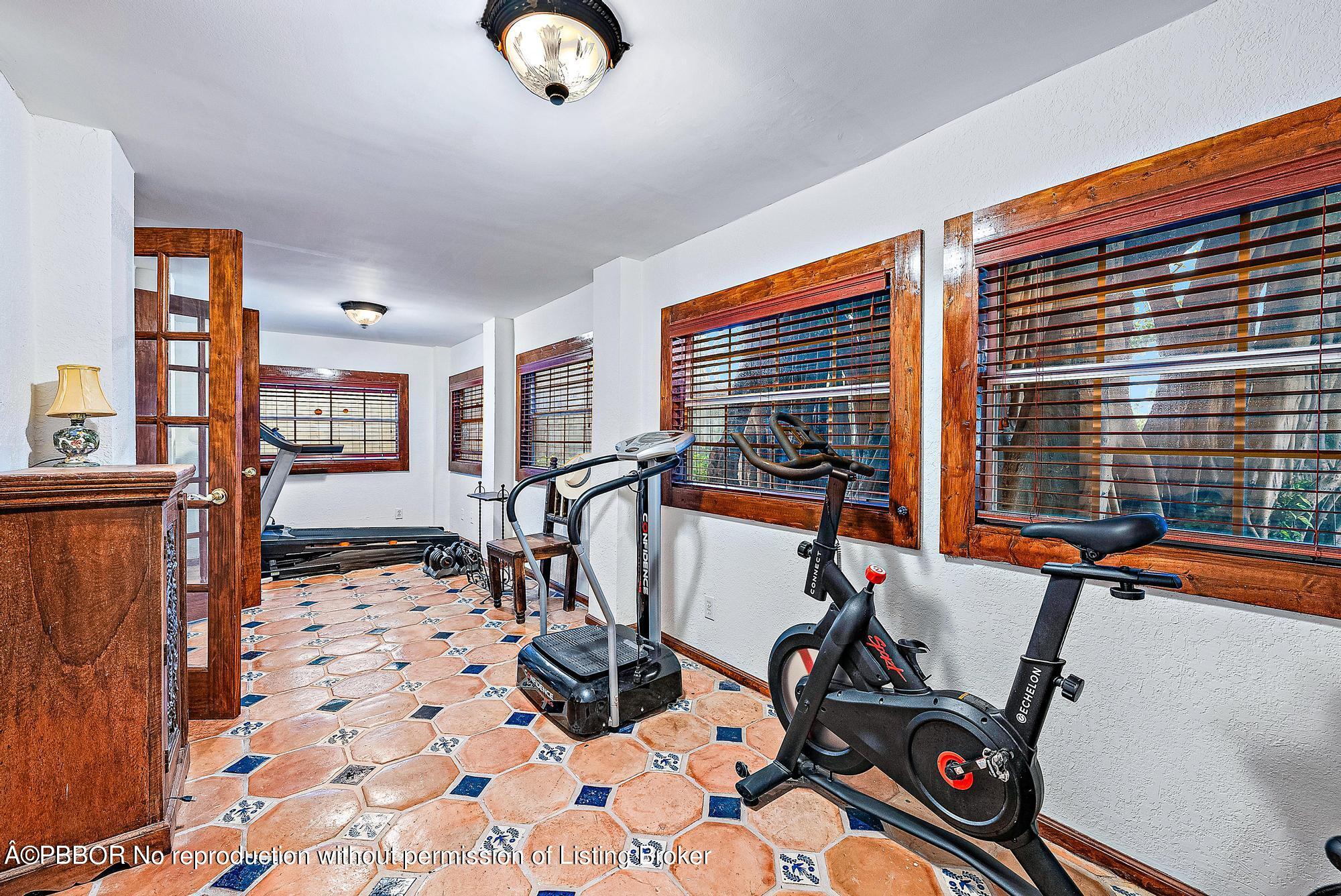 3609 Washington Road West Palm Beach, FL 33405 - Photo 29 of 33 a view of a room with gym equipment