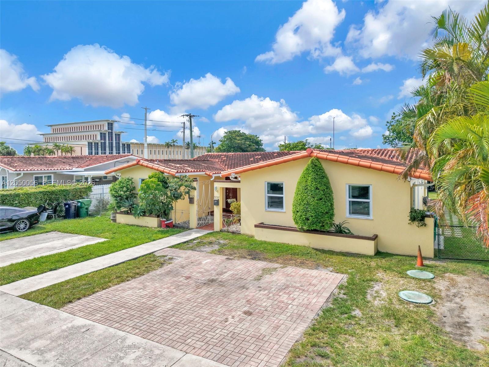 9720 Southwest 37th Terrace Miami, FL 33165 - Photo 2 of 18