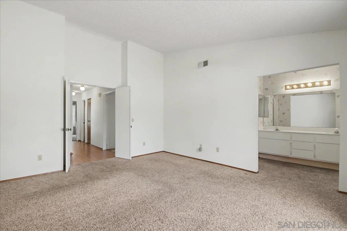 1555 Del Mar Road Oceanside, CA 92057 - Photo 19 of 32