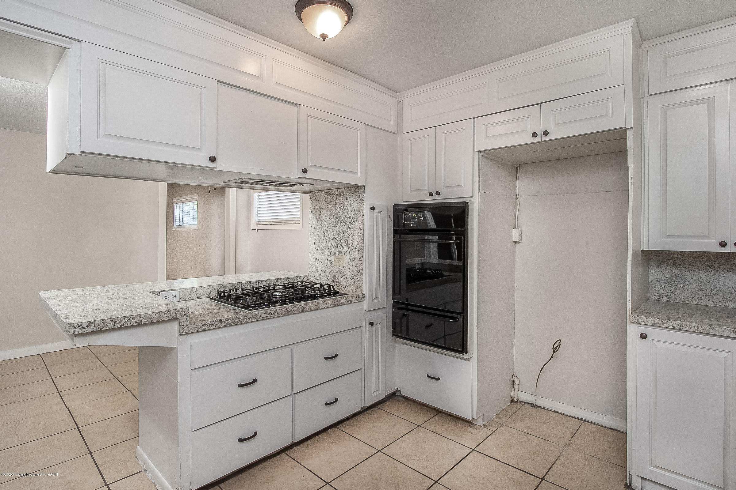 4601 Parker Street Amarillo, TX 79110 - Photo 9 of 21 009_Kitchen 2