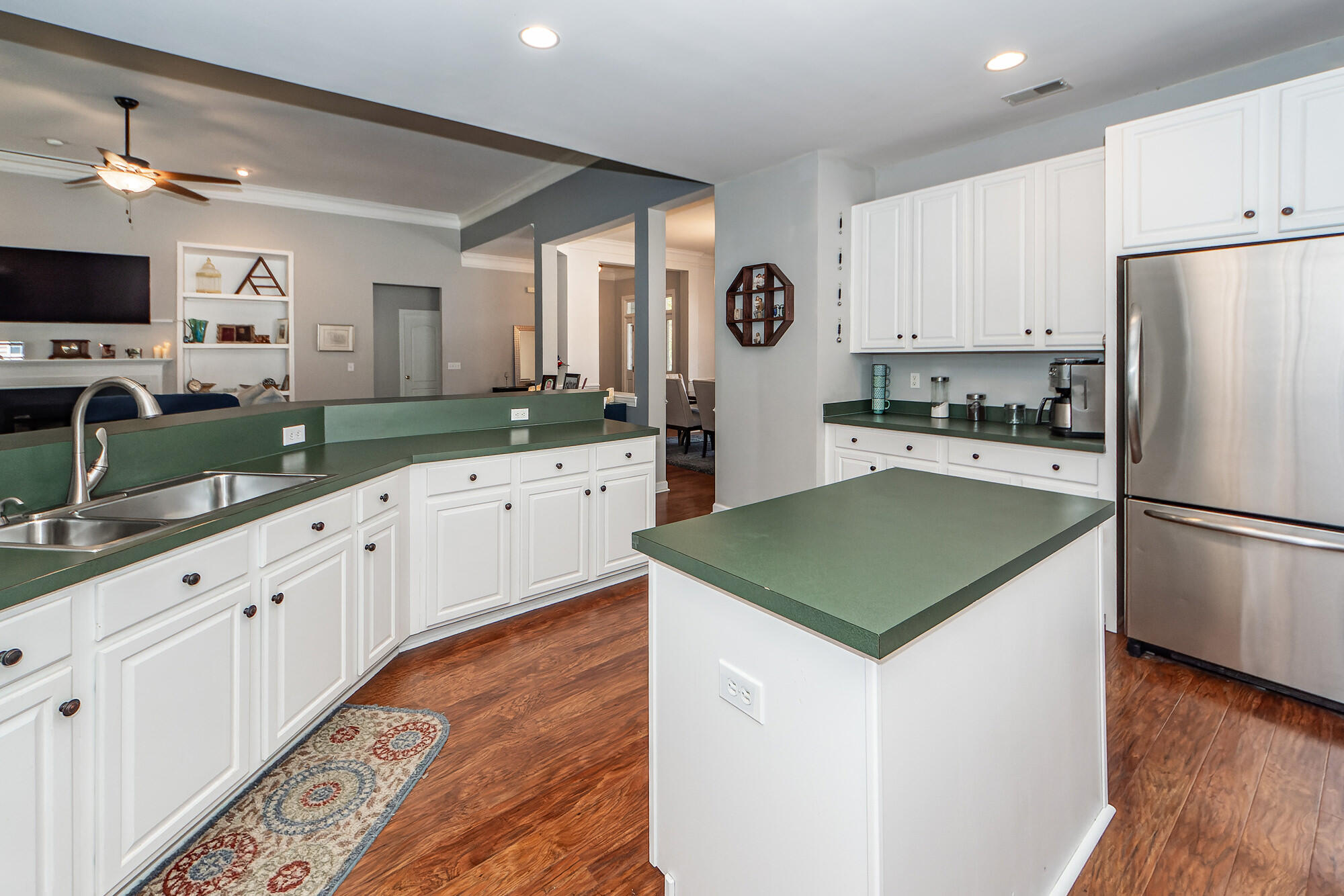 1433 Oakhurst Drive Mount Pleasant, SC 29466 - Photo 19 of 61 18