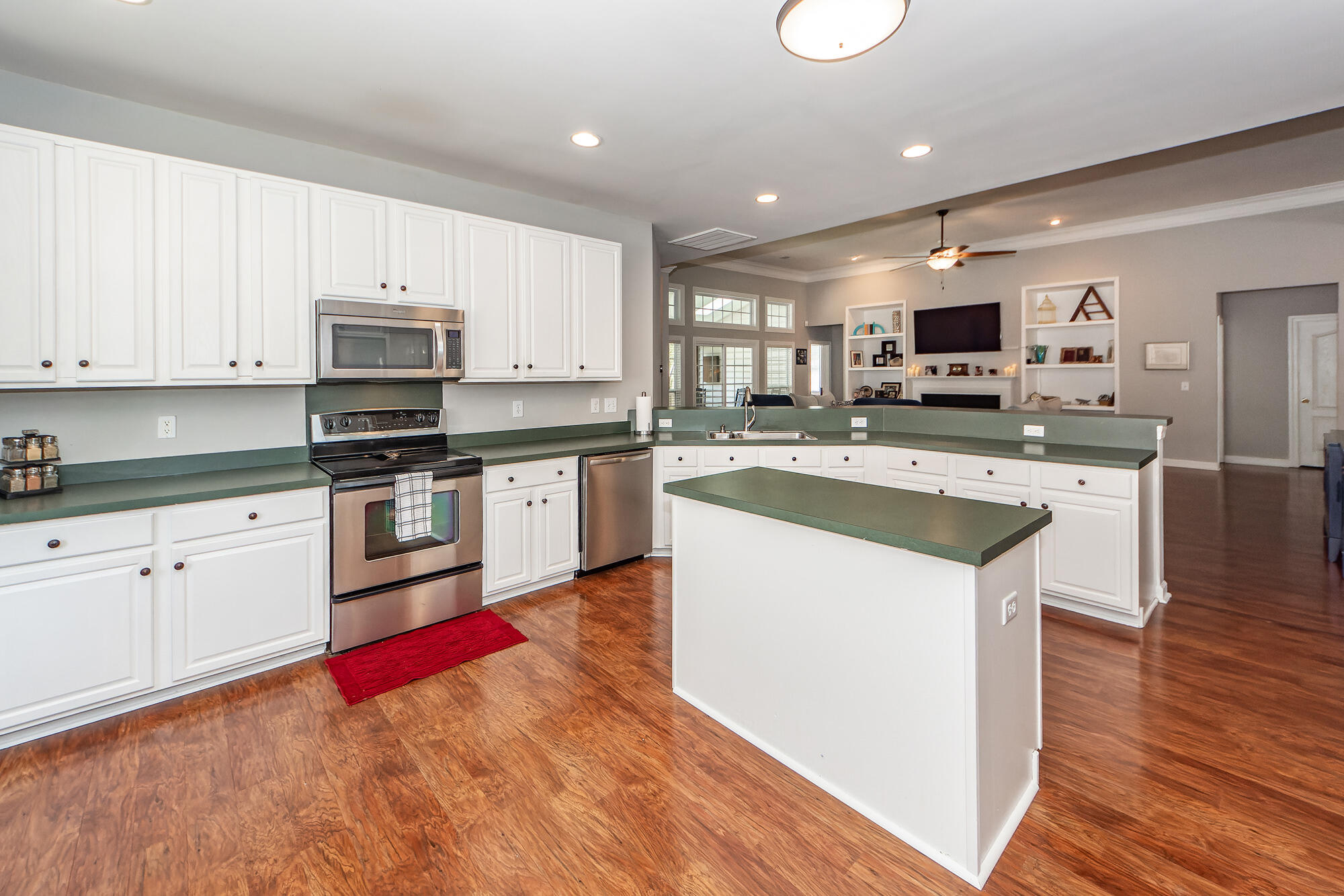 1433 Oakhurst Drive Mount Pleasant, SC 29466 - Photo 21 of 61 20