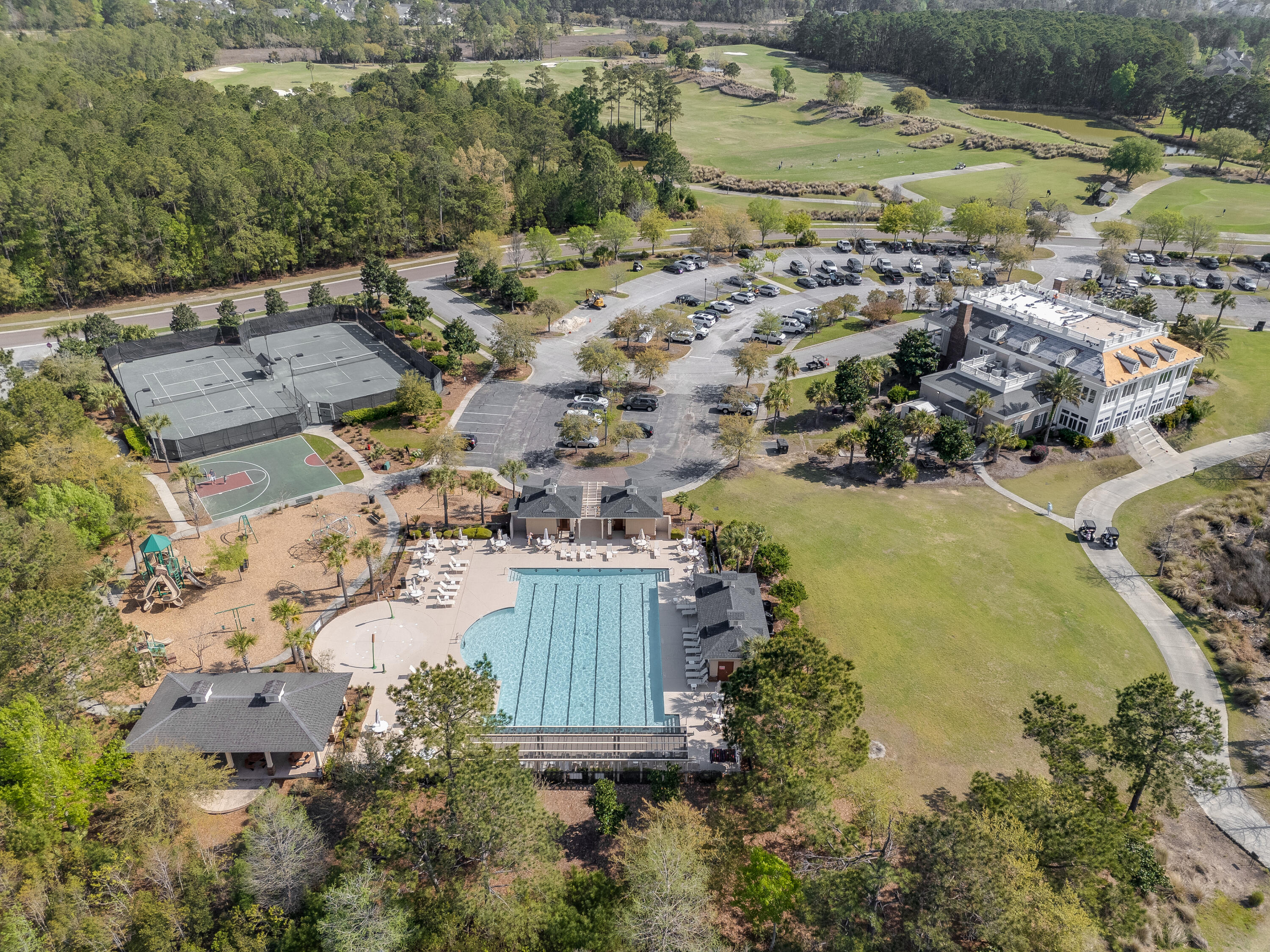 1433 Oakhurst Drive Mount Pleasant, SC 29466 - Photo 56 of 61 DJI_20250402114801_0872_DHDR