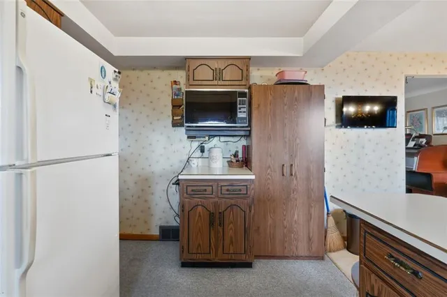 a view of living room washer and dryer