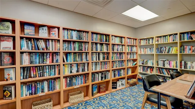 $239,000 | 3333 Northeast 34th Street, Unit 811, Fort Lauderdale, FL 33308