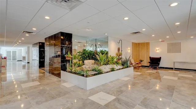 $239,000 | 3333 Northeast 34th Street, Unit 811, Fort Lauderdale, FL 33308