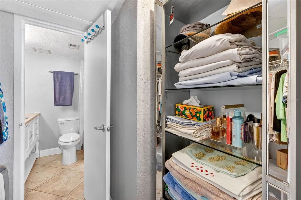 470 3rd Street South, Unit 318 St. Petersburg, FL 33701 - Photo 26 of 45 a utility room with dryer and washer