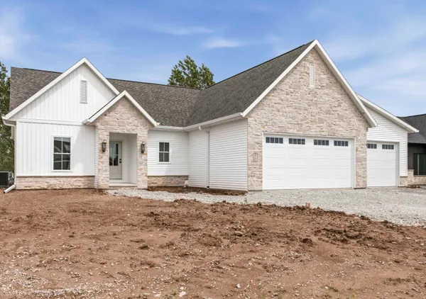 $875,000 | 3741 Edwina Drive, De Pere, WI 54115