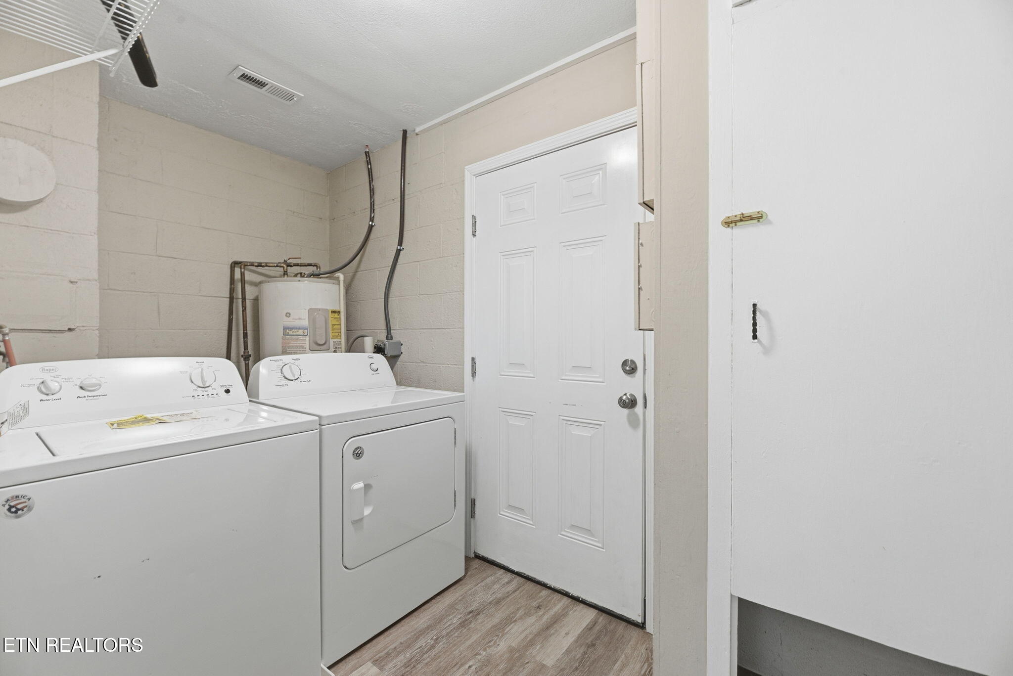 197 Manhattan Avenue Oak Ridge, TN 37830 - Photo 13 of 23 13-web-or-mls-Mnhttn197 (4)