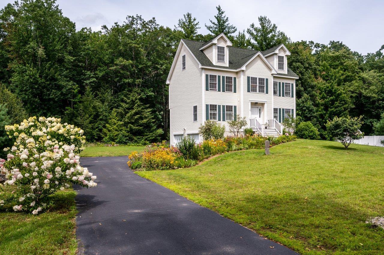 8 Peaslee Road Rochester, NH 03867 - Photo 2 of 37
