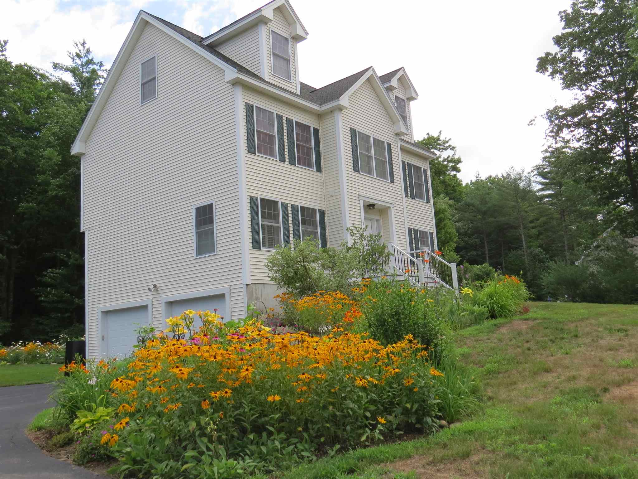 8 Peaslee Road Rochester, NH 03867 - Photo 4 of 37