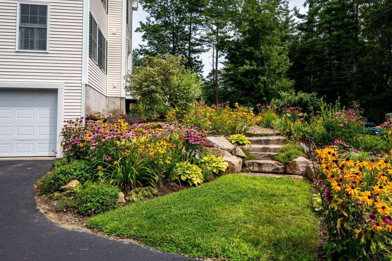 8 Peaslee Road Rochester, NH 03867 - Photo 6 of 37