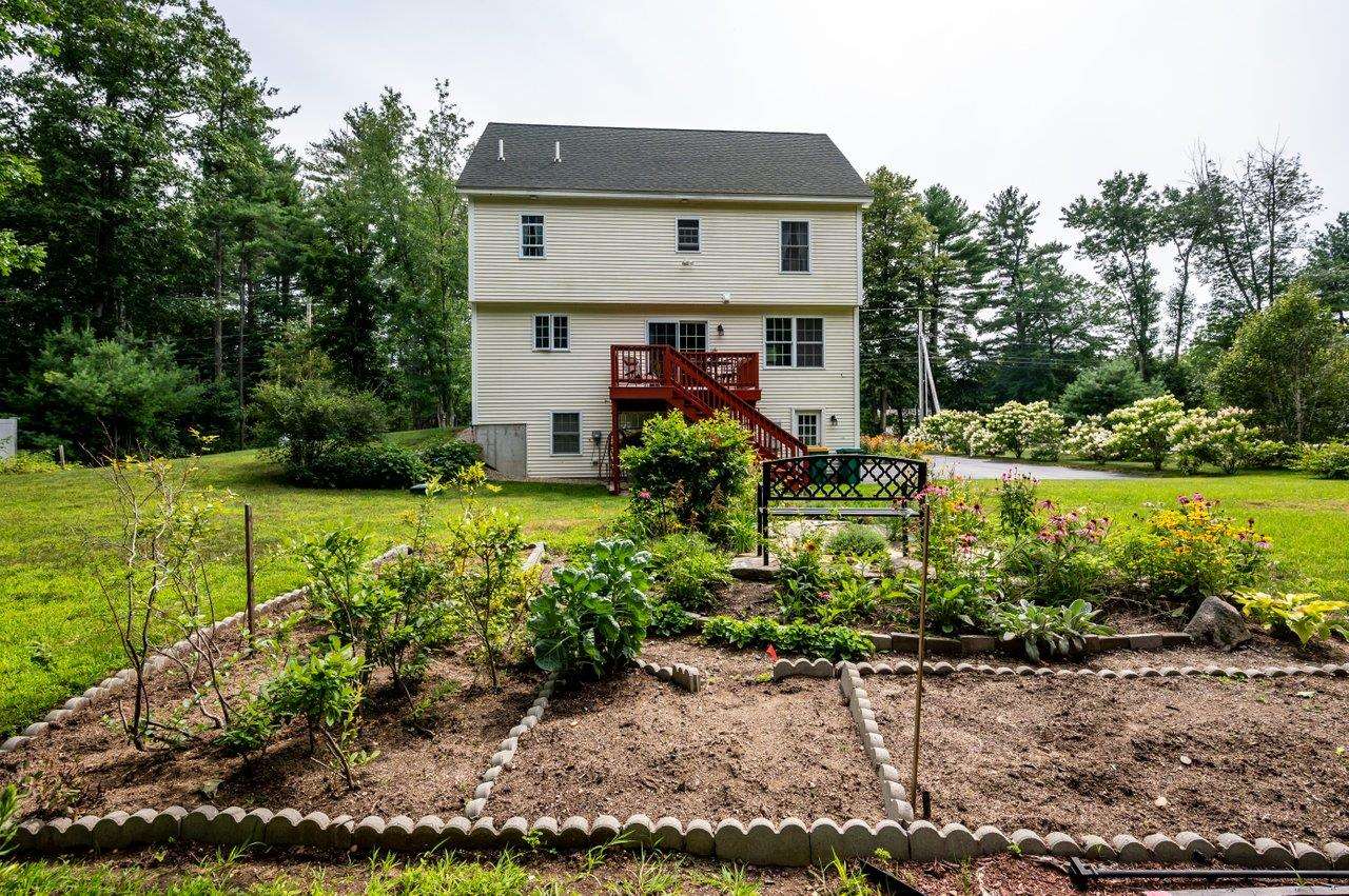 8 Peaslee Road Rochester, NH 03867 - Photo 9 of 37