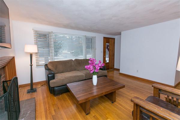 49 Pine Ridge Road Westford, MA 01886 - Photo 4 of 22 Gallery Image 4