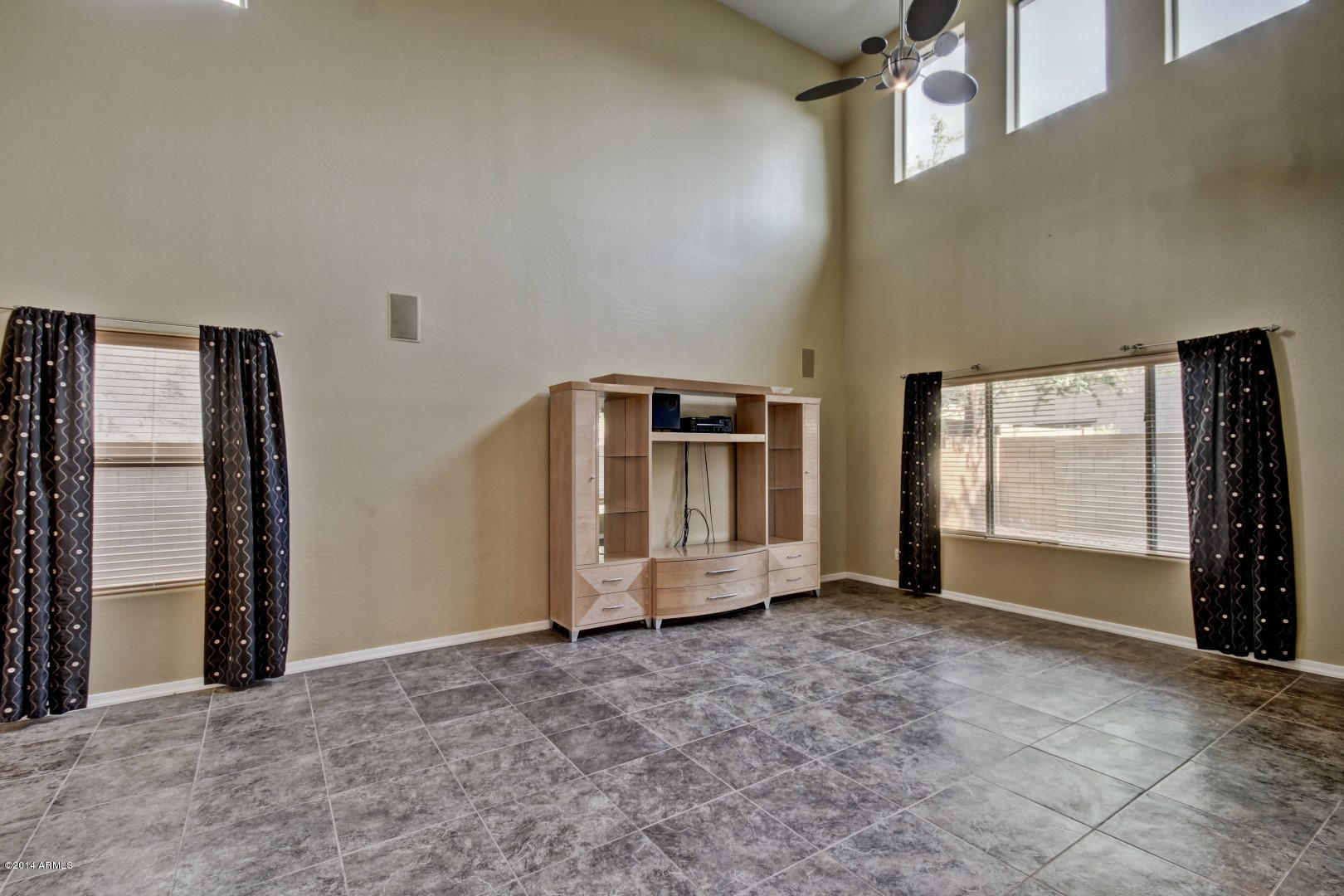 2040 West Kathleen Road Phoenix, AZ 85023 - Photo 8 of 43 Kathleen (8)