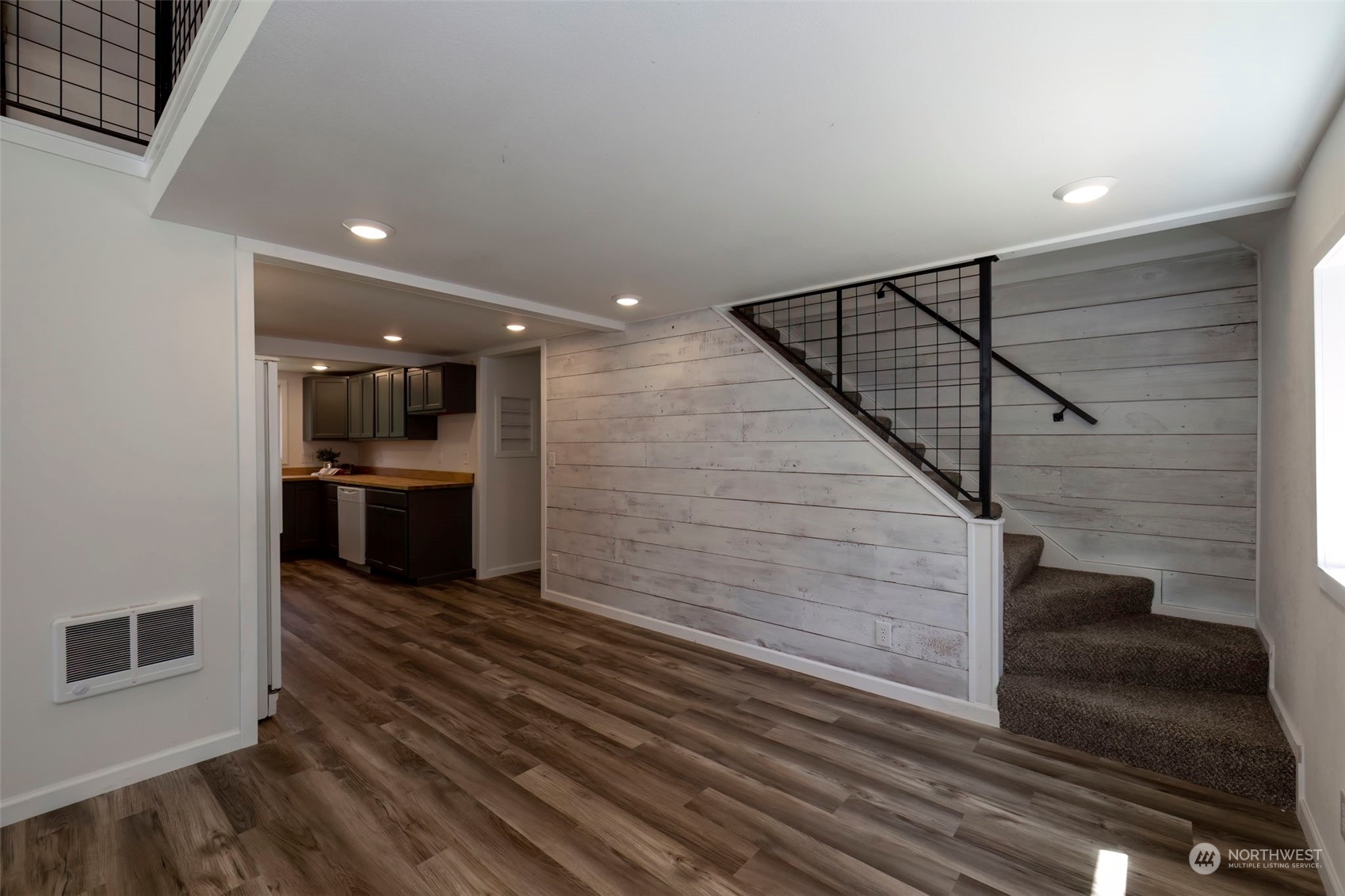1661 Southwest Hanson Road Port Orchard, WA 98367 - Photo 9 of 40 Gallery Image 9