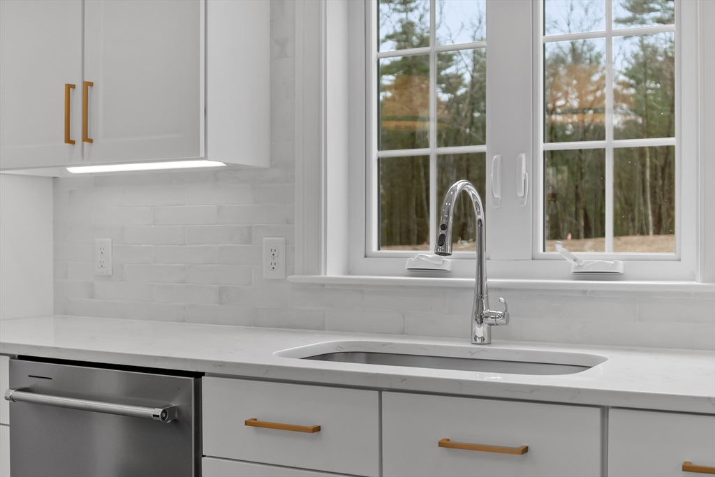 20 Rawson Farm Road Mendon, MA 01756 - Photo 3 of 35 a sink with a window