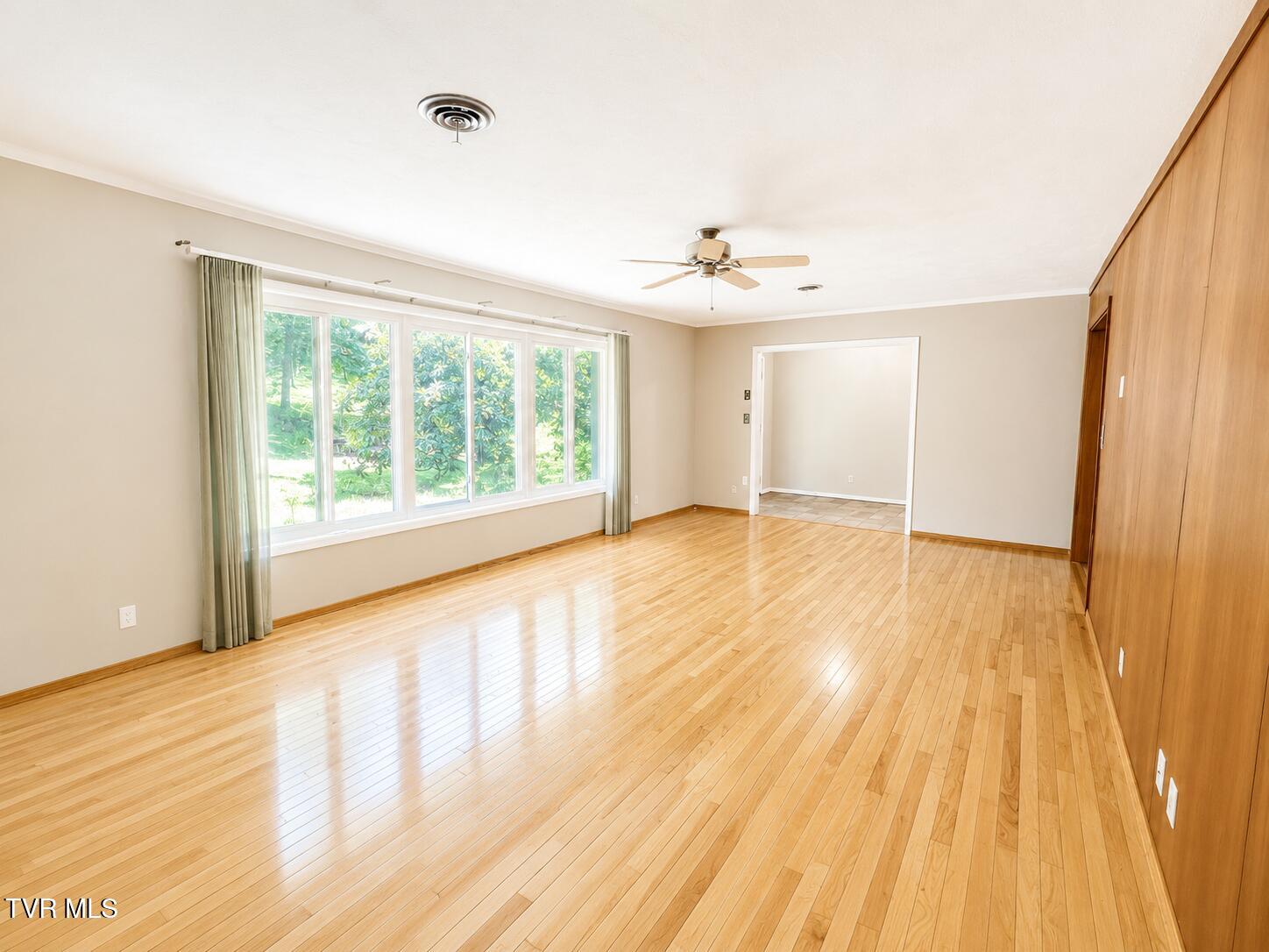 301 Hillside Road Johnson City, TN 37601 - Photo 12 of 34 Property Image