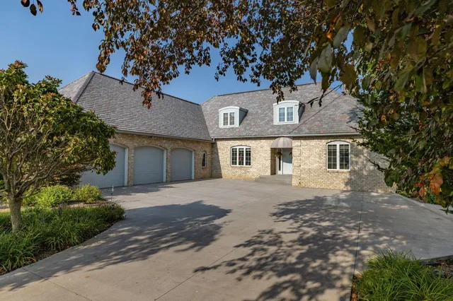 $799,900 | N1583 Meadow Ridge Road, Greenfield, WI 54601