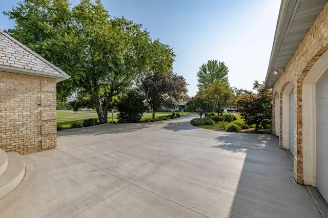 $799,900 | N1583 Meadow Ridge Road, Greenfield, WI 54601