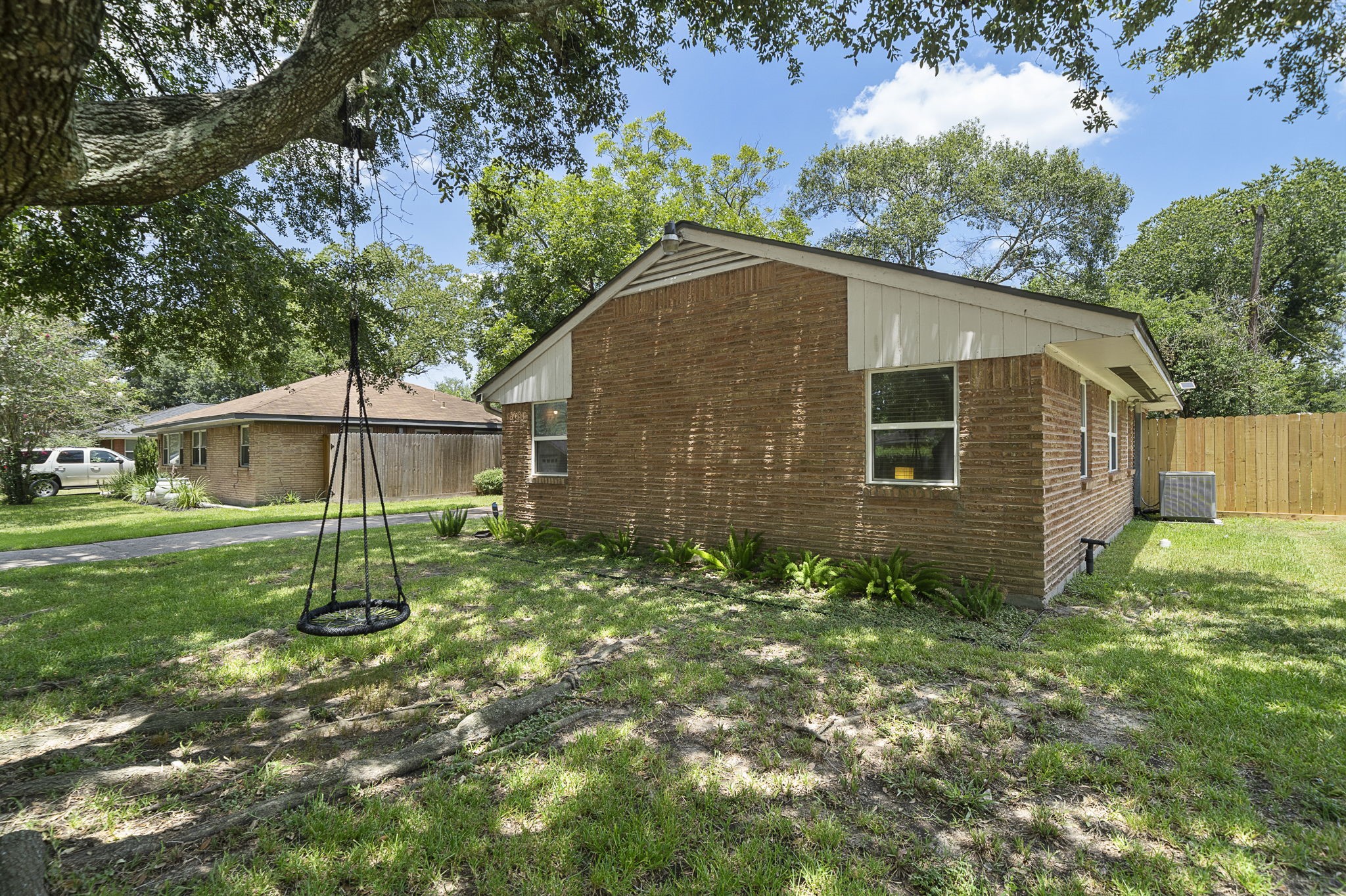 4306 Warm Springs Road Houston, TX 77035 - Photo 29 of 36