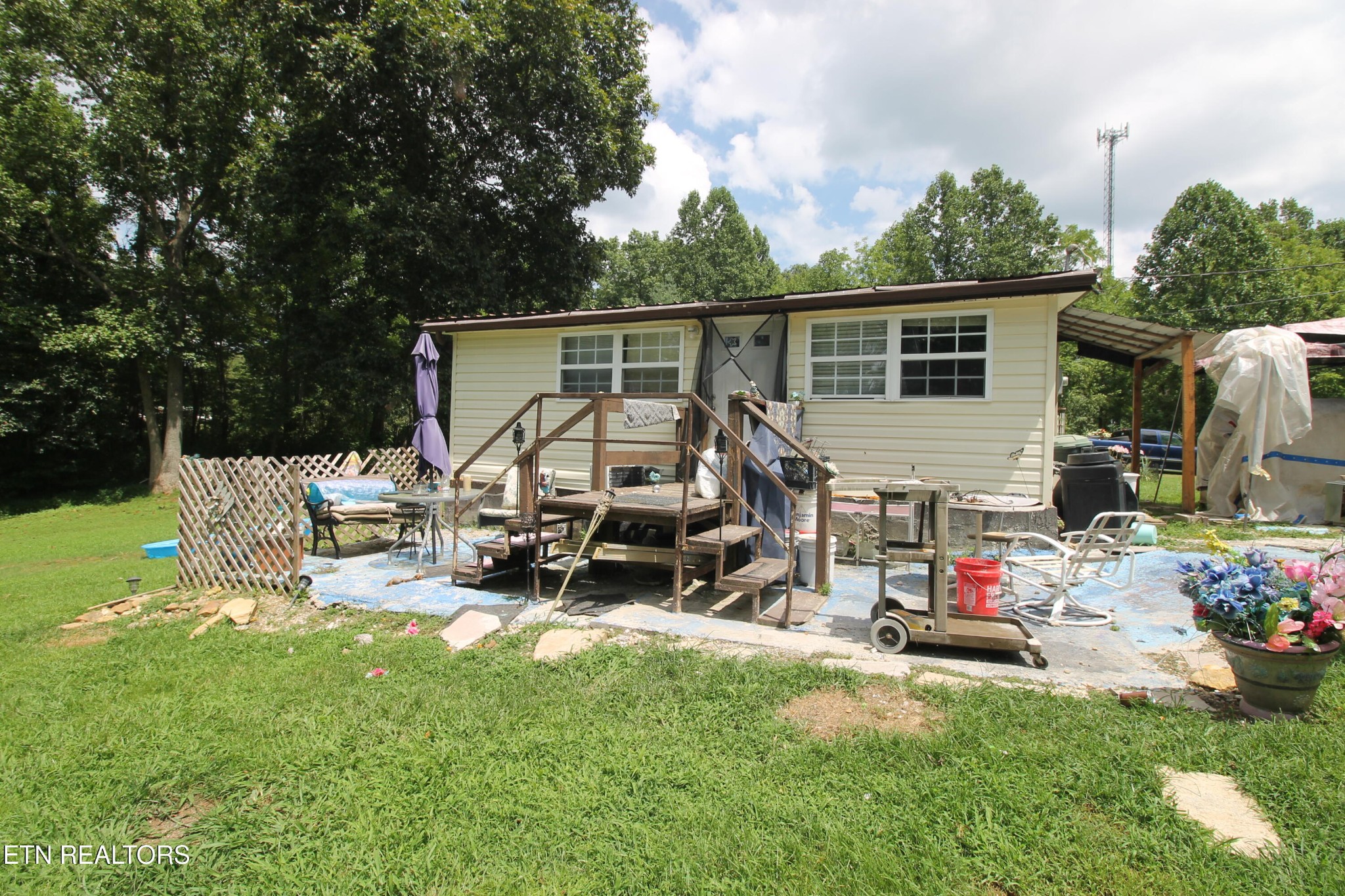 156 Lewis Landrum Road Lancing, TN 37770 - Photo 3 of 16