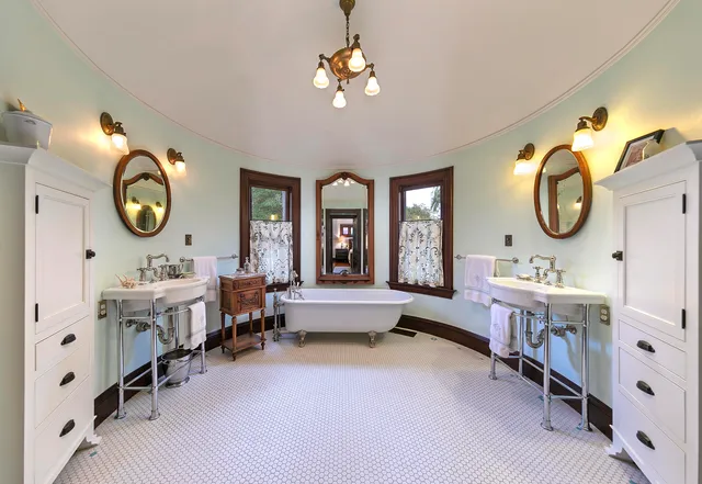 $4,950,000 | 118 East Islay Street, Santa Barbara, CA 93101