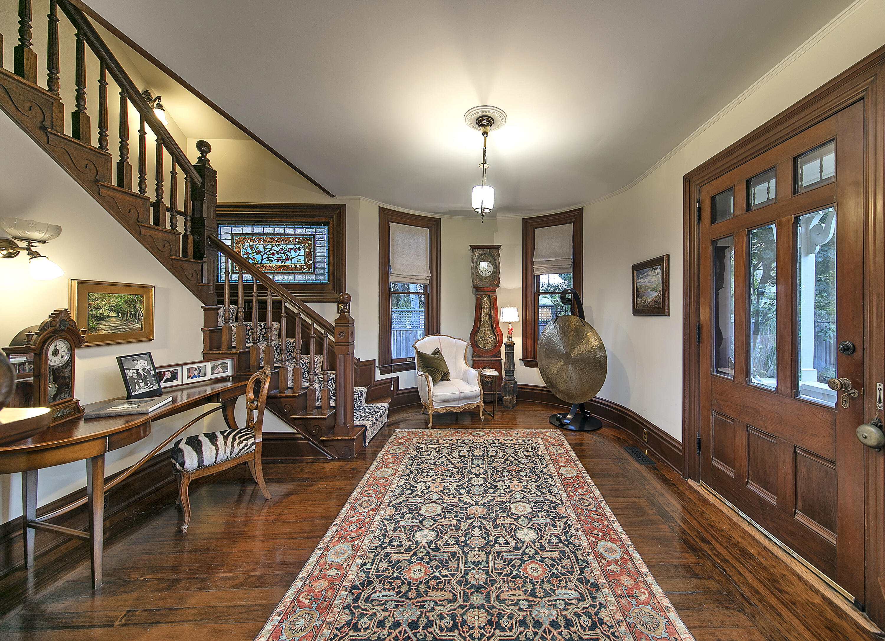 118 East Islay Street Santa Barbara, CA 93101 - Photo 6 of 33 Entry foyer