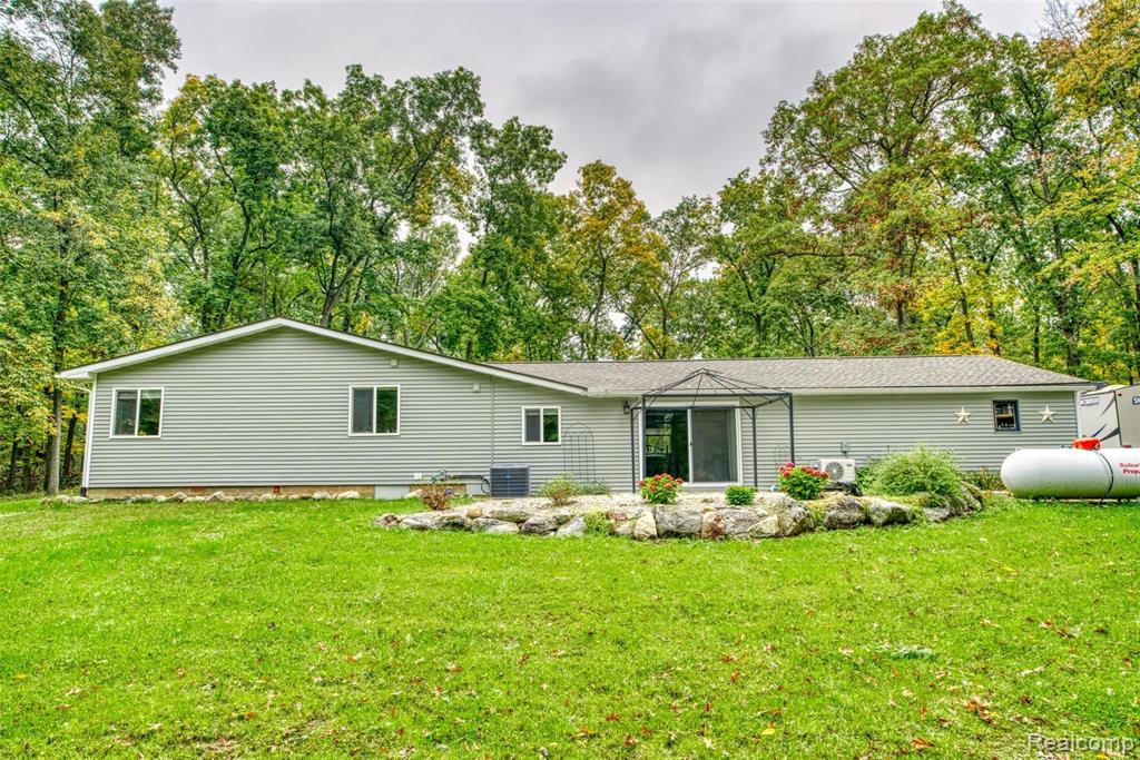 4460 Sweet Road Howell, MI 48843 - Photo 30 of 35