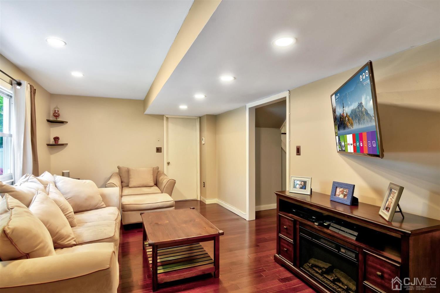 37 Marlin Road Old Bridge, NJ 08857 - Photo 12 of 25 Gallery Image 12