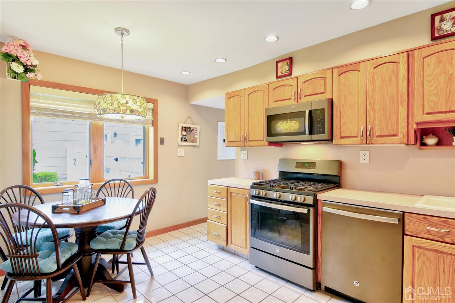 37 Marlin Road Old Bridge, NJ 08857 - Photo 8 of 25 Gallery Image 8