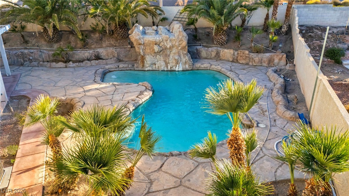1 Rising Sun Court Henderson, NV 89074 - Photo 10 of 39 Gallery Image 10