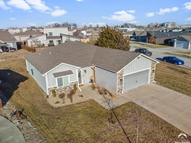 $369,000 | 2516 Chasehire Court, Lawrence, KS 66046