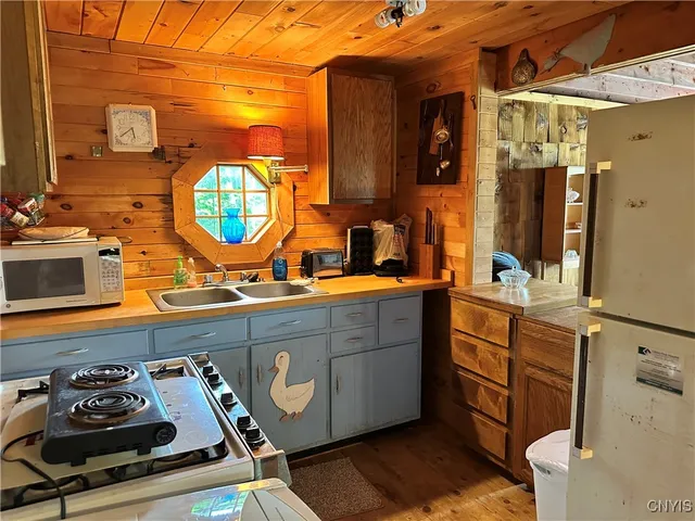 $129,900 | 7109 Spruce Trail, Diana, NY 13648