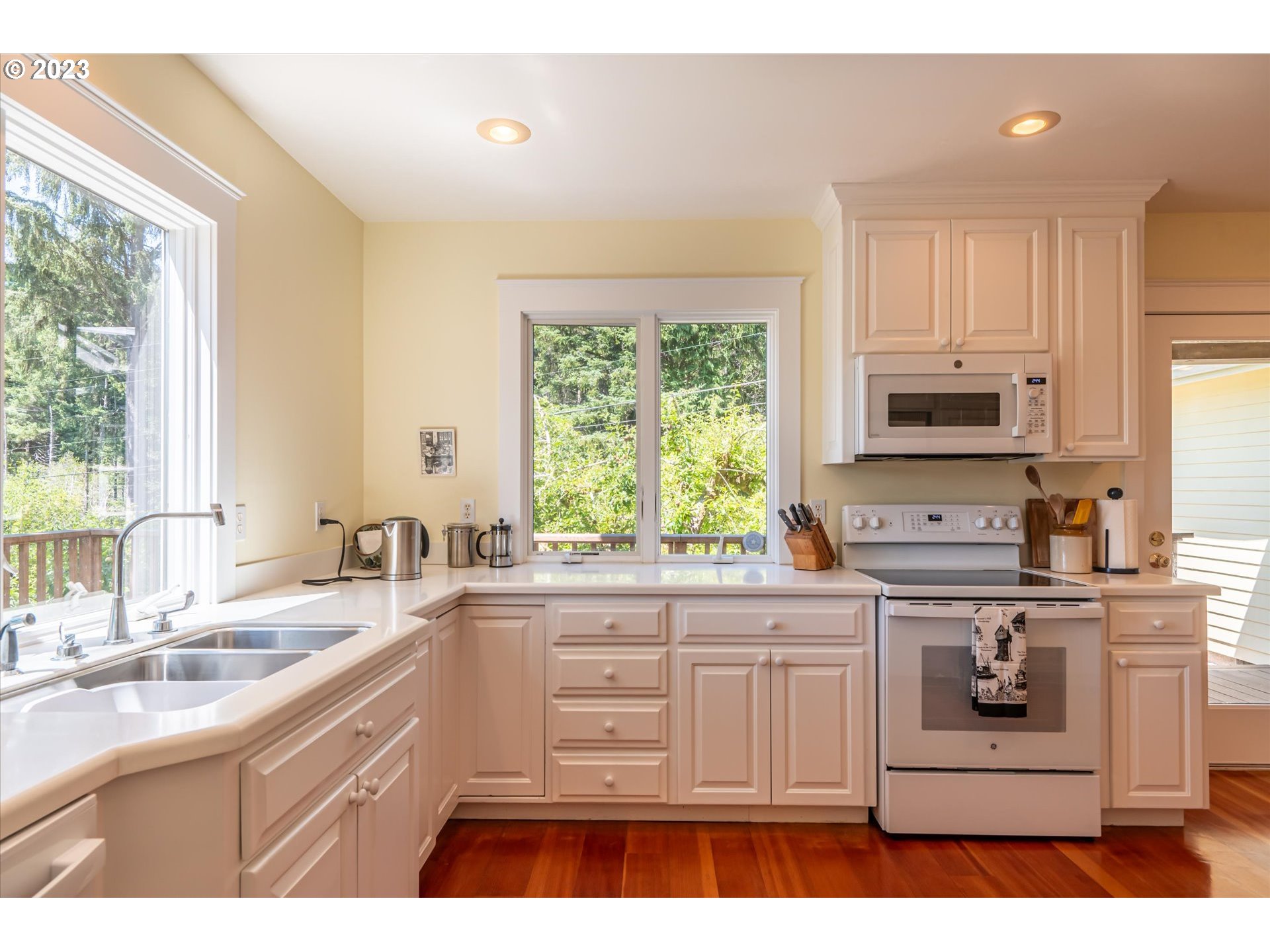 55848 Bates Road Bandon, OR 97411 - Photo 14 of 46 Gallery Image 14