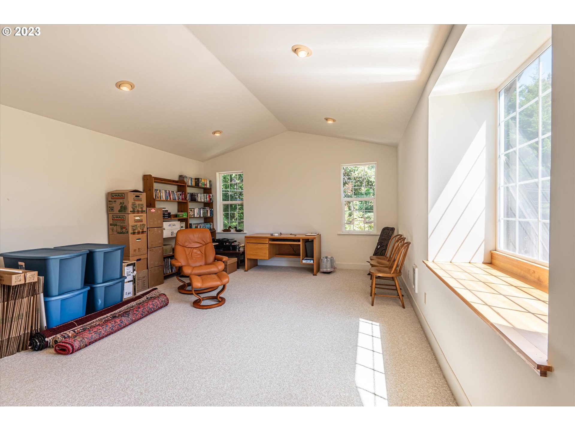 55848 Bates Road Bandon, OR 97411 - Photo 39 of 46 Den/Office