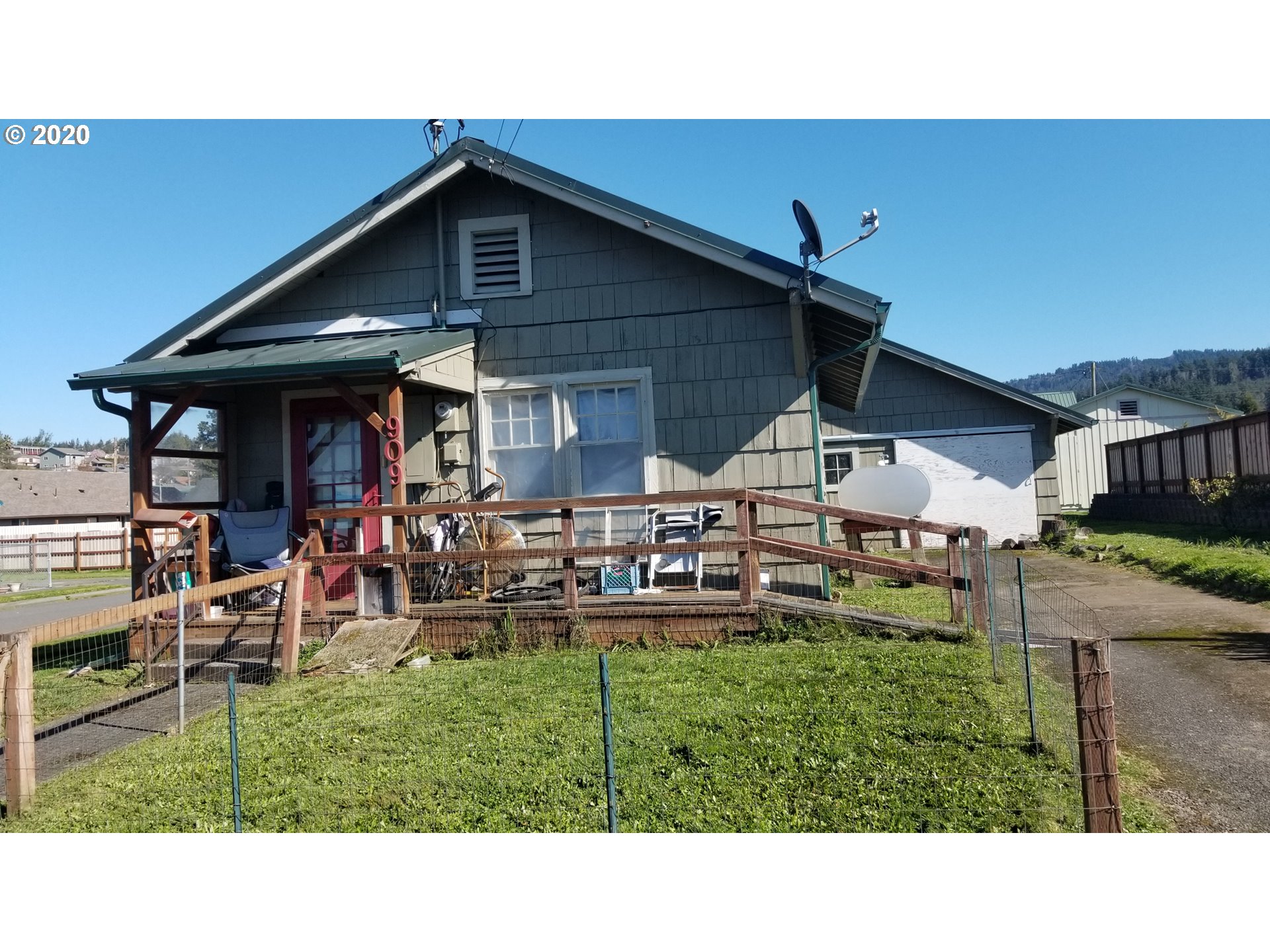 909 B Street Myrtle Point, OR 97458 - Photo 1 of 30 Gallery Image 1