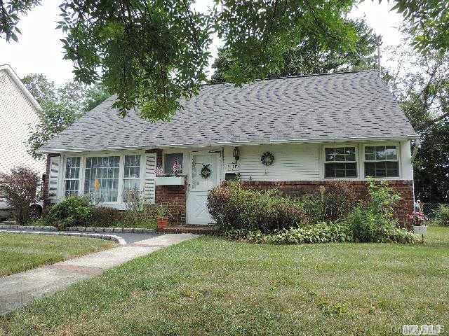 111 Belmill Road Bellmore, NY 11710 - Photo 1 of 1 Gallery Image 1