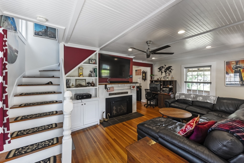 83 Turner Road Scituate, MA 02066 - Photo 8 of 38