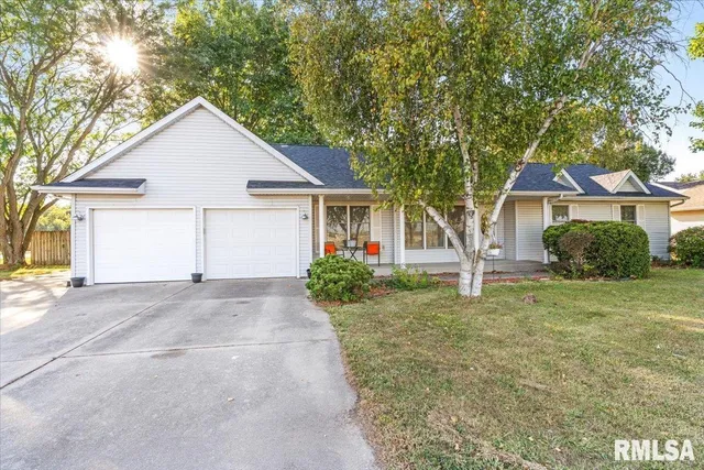 $190,000 | 1 Henrietta Street, Divernon, IL 62530