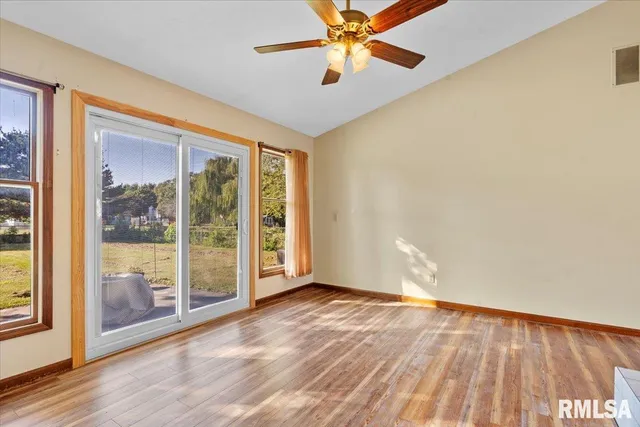 $190,000 | 1 Henrietta Street, Divernon, IL 62530