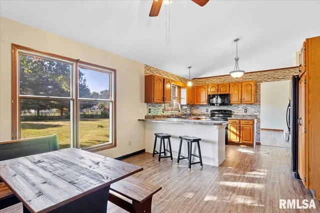 $190,000 | 1 Henrietta Street, Divernon, IL 62530