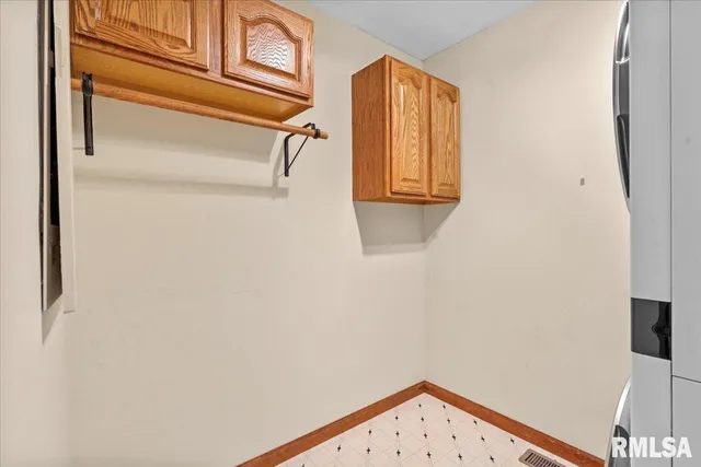 $190,000 | 1 Henrietta Street, Divernon, IL 62530