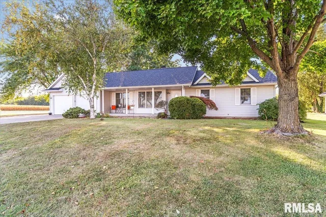 $190,000 | 1 Henrietta Street, Divernon, IL 62530