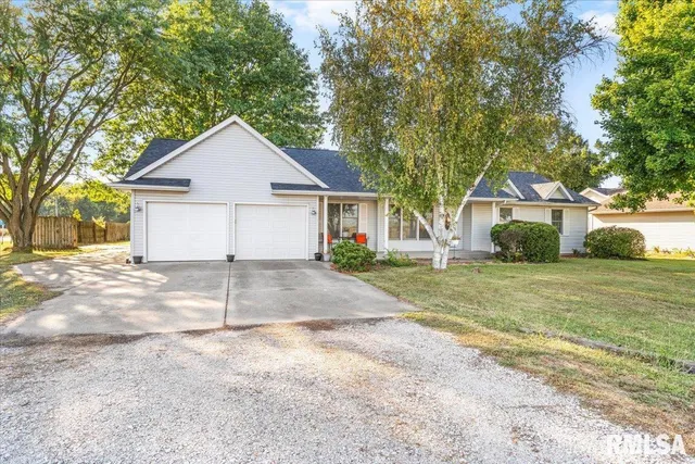 $190,000 | 1 Henrietta Street, Divernon, IL 62530