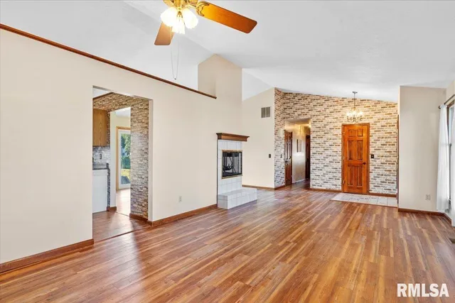 $190,000 | 1 Henrietta Street, Divernon, IL 62530